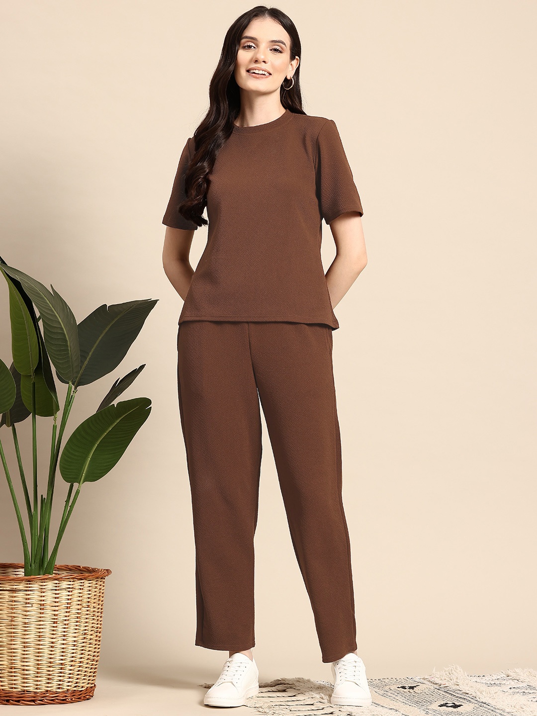 

Mast & Harbour T-shirt With Trousers, Coffee brown