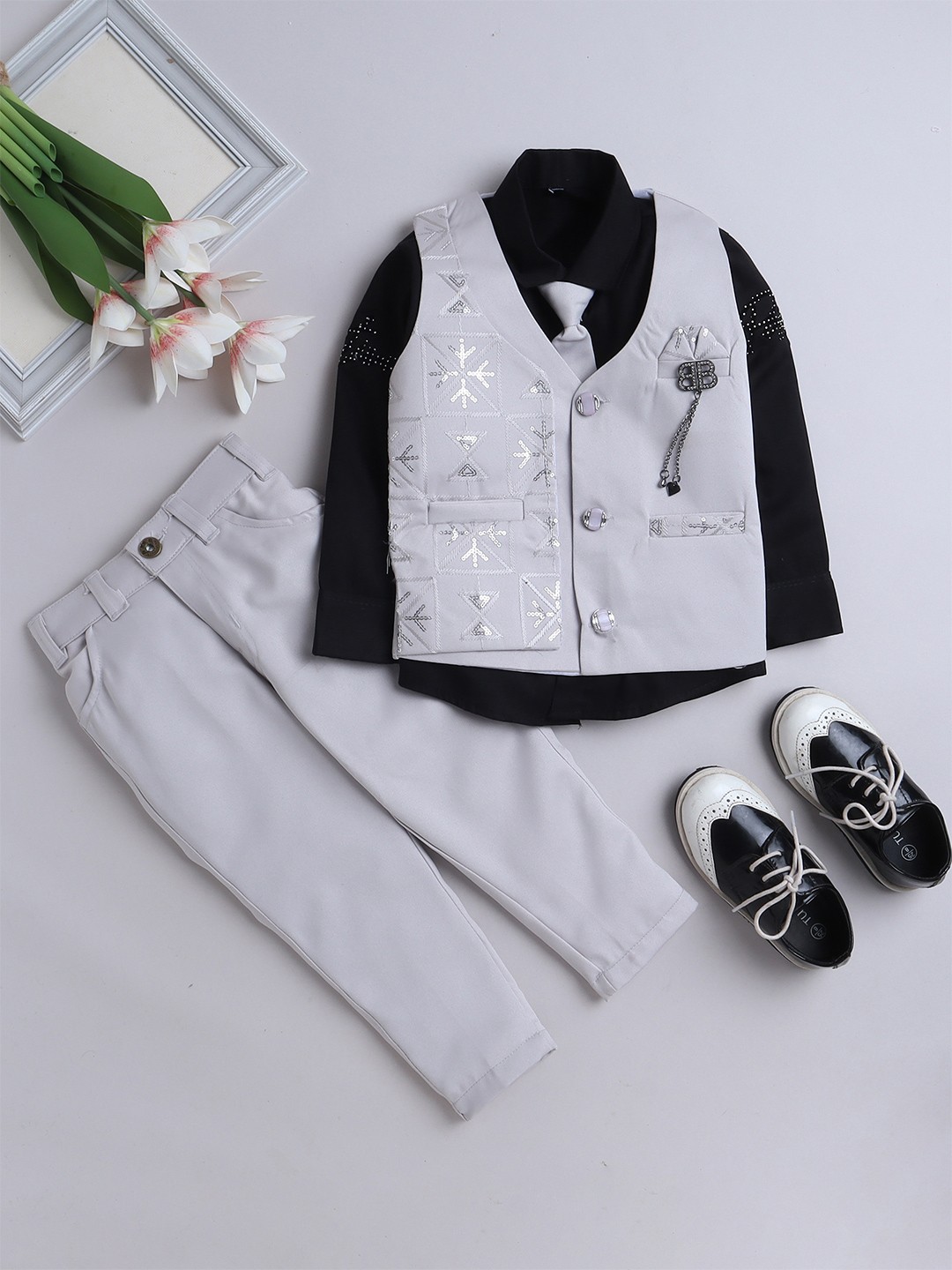 

BAESD Boys 3 Pieces Embellished Single-Breasted Suits, Grey