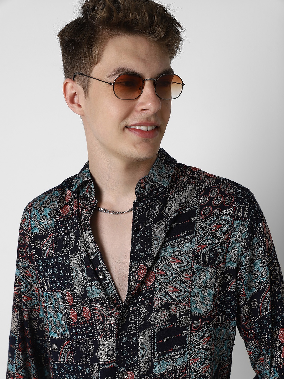 

VASTRADO Men Classic Slim Fit Ethnic Motifs Printed Casual Shirt, Black