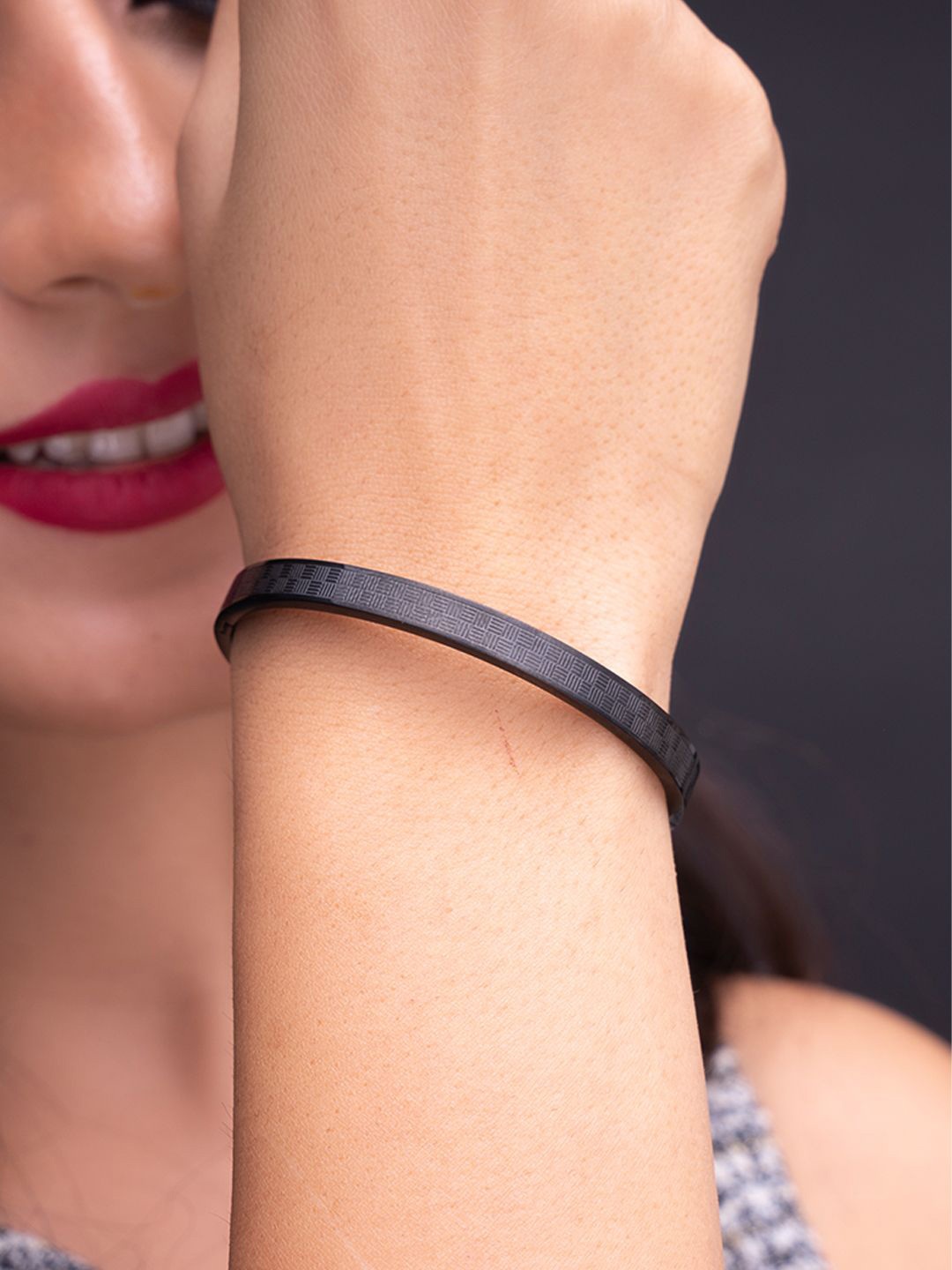 

SWASHAA Women Rhodium-Plated Bangle-Style Bracelet, Black