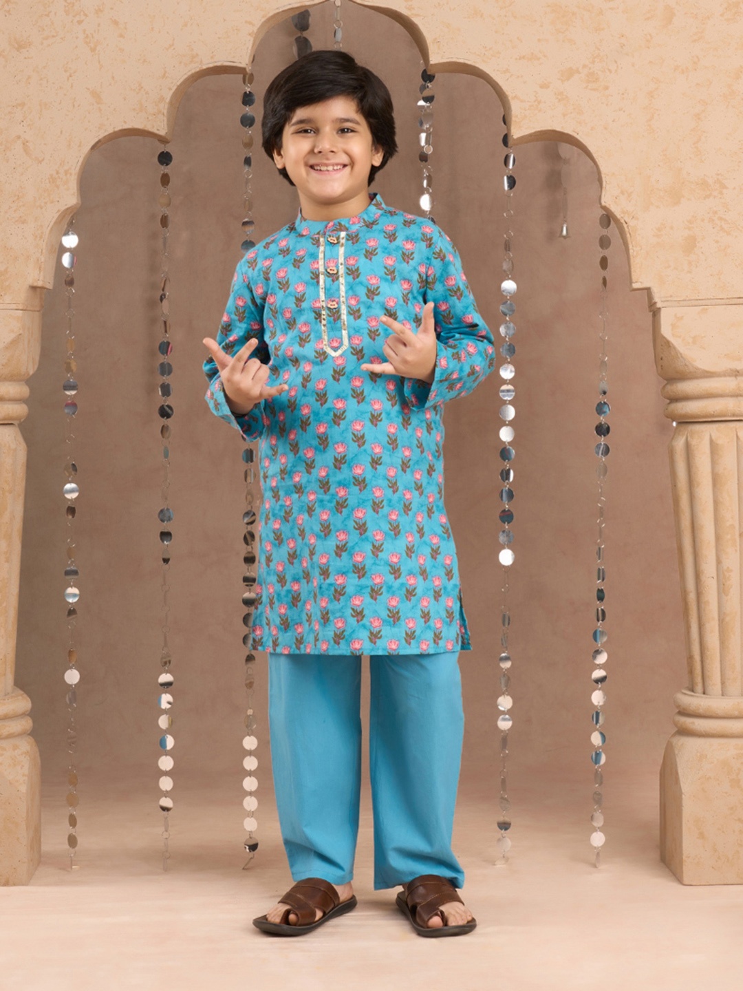 

LIL DRAMA Boys Floral Printed Gotta Patti Mandarin Collar Pure Cotton Kurta With Pyjama, Blue