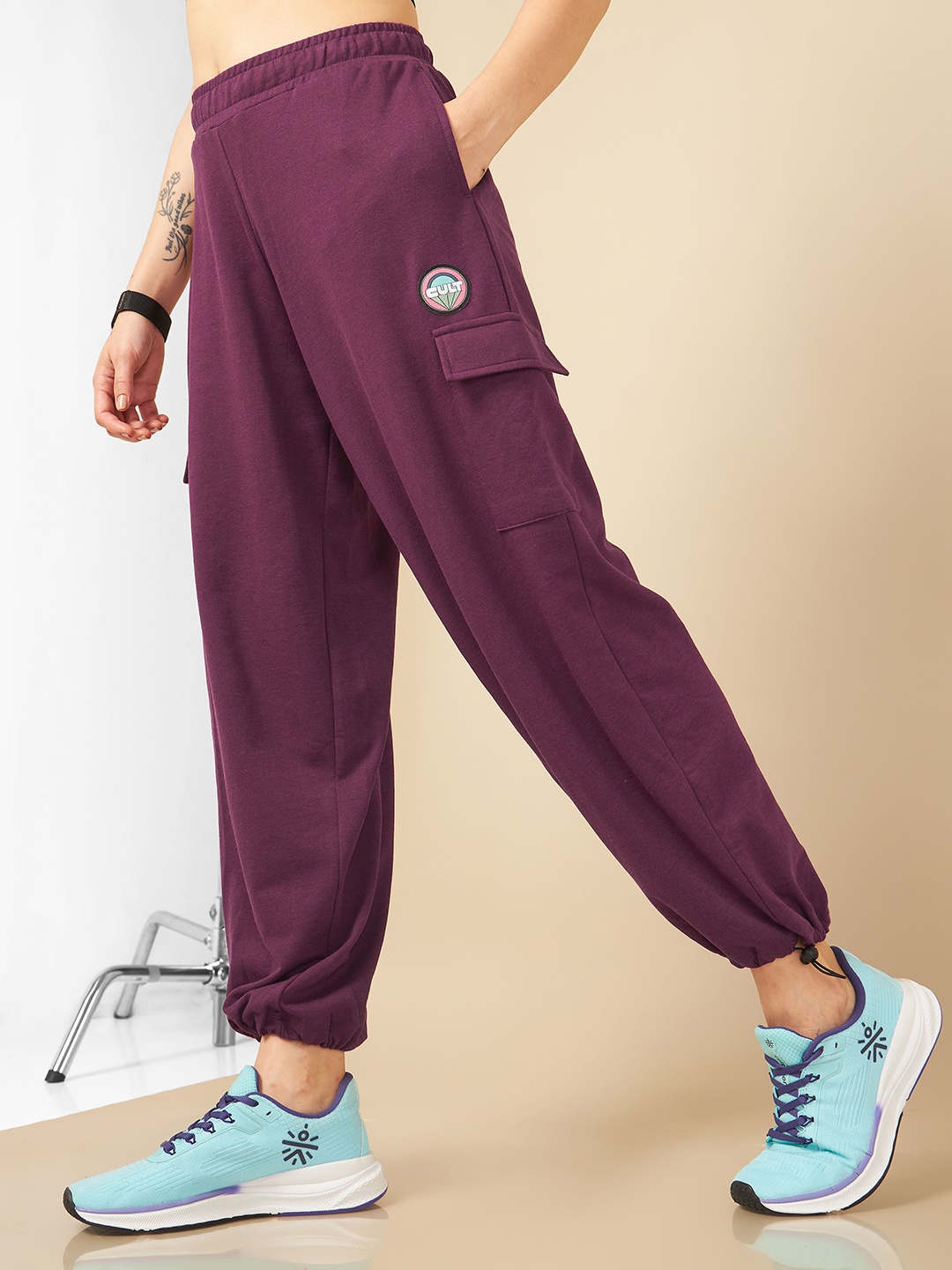 

CULT Club Utility Women Mid Rise Slip-On Joggers, Maroon