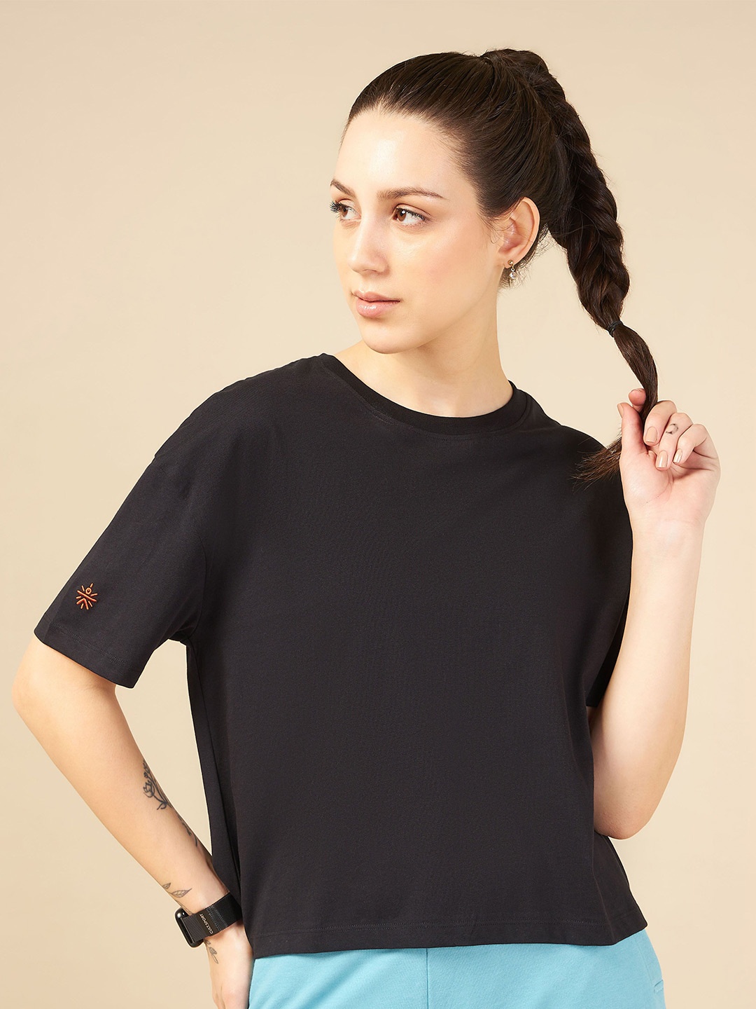 

CULT Women Round Neck Solid Bio Finish Boxy Crop T-shirt, Black