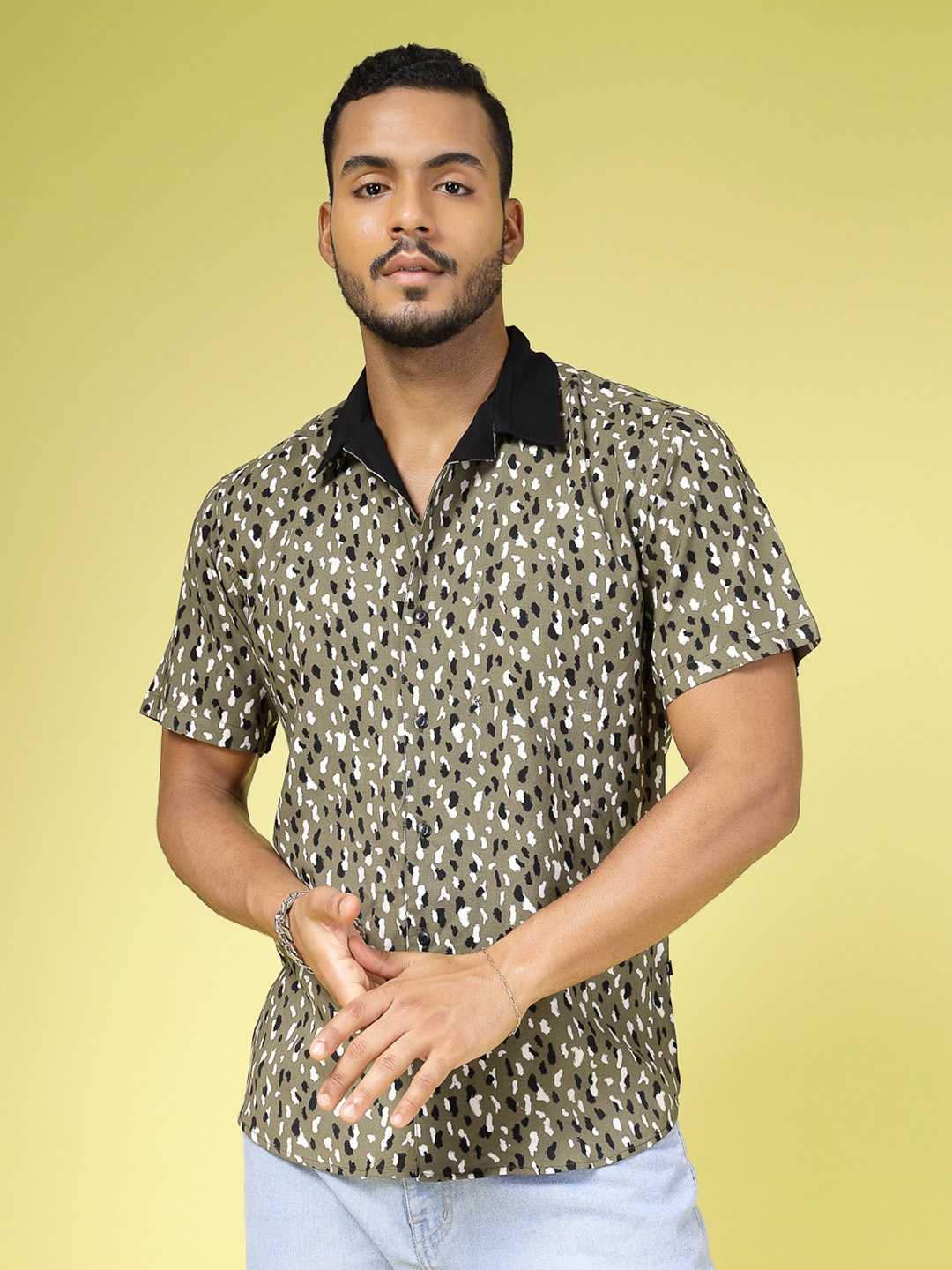 

Rigo Men Comfort Slim Fit Micro Ditsy Printed Casual Shirt, Olive