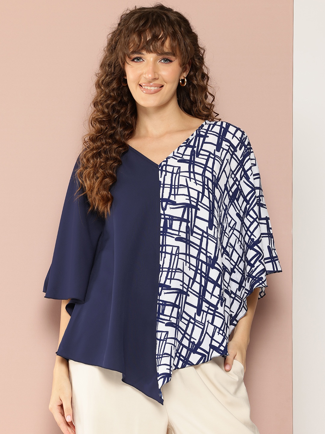 

Qurvii Colourblocked Flared Sleeves Crepe Top, Navy blue