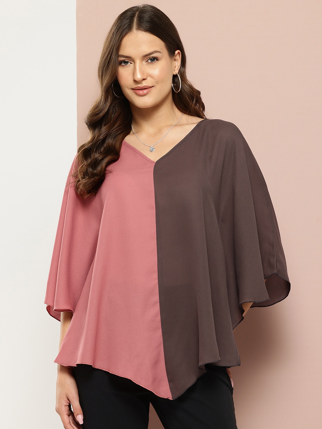 

Qurvii Colourblocked Flared Sleeves Top, Grey