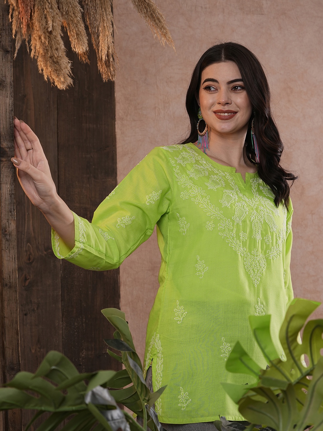 

ADA Women Ethnic Motifs Embroidered Side Slits Kurti, Green