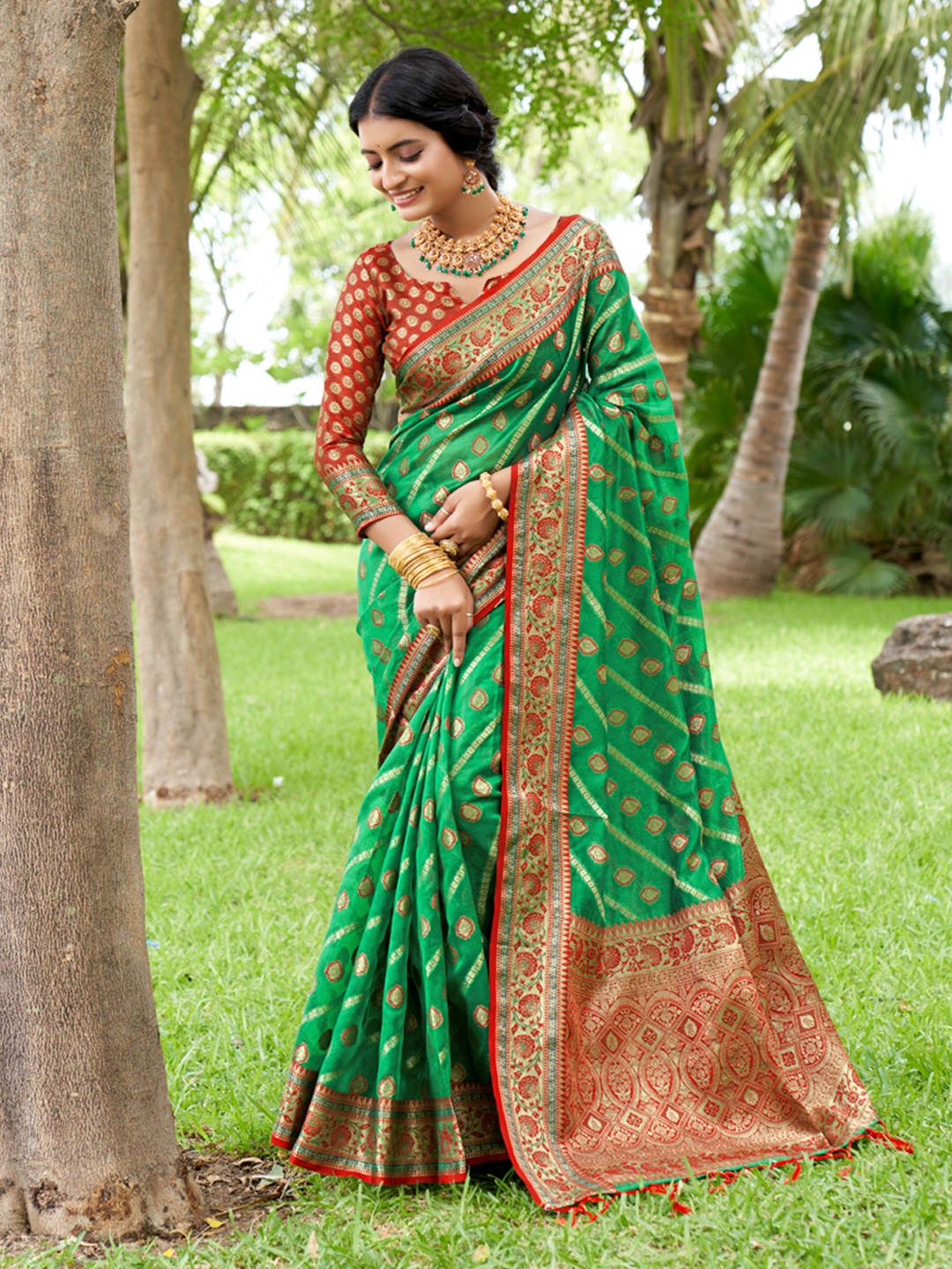 

SGF11 Woven Design Pure Zari Heavy Work Organza Lehriya Saree, Green