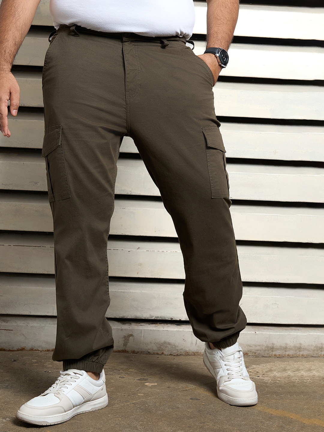 

Freeform by High Star Men Straight Fit Chinos Trousers, Olive