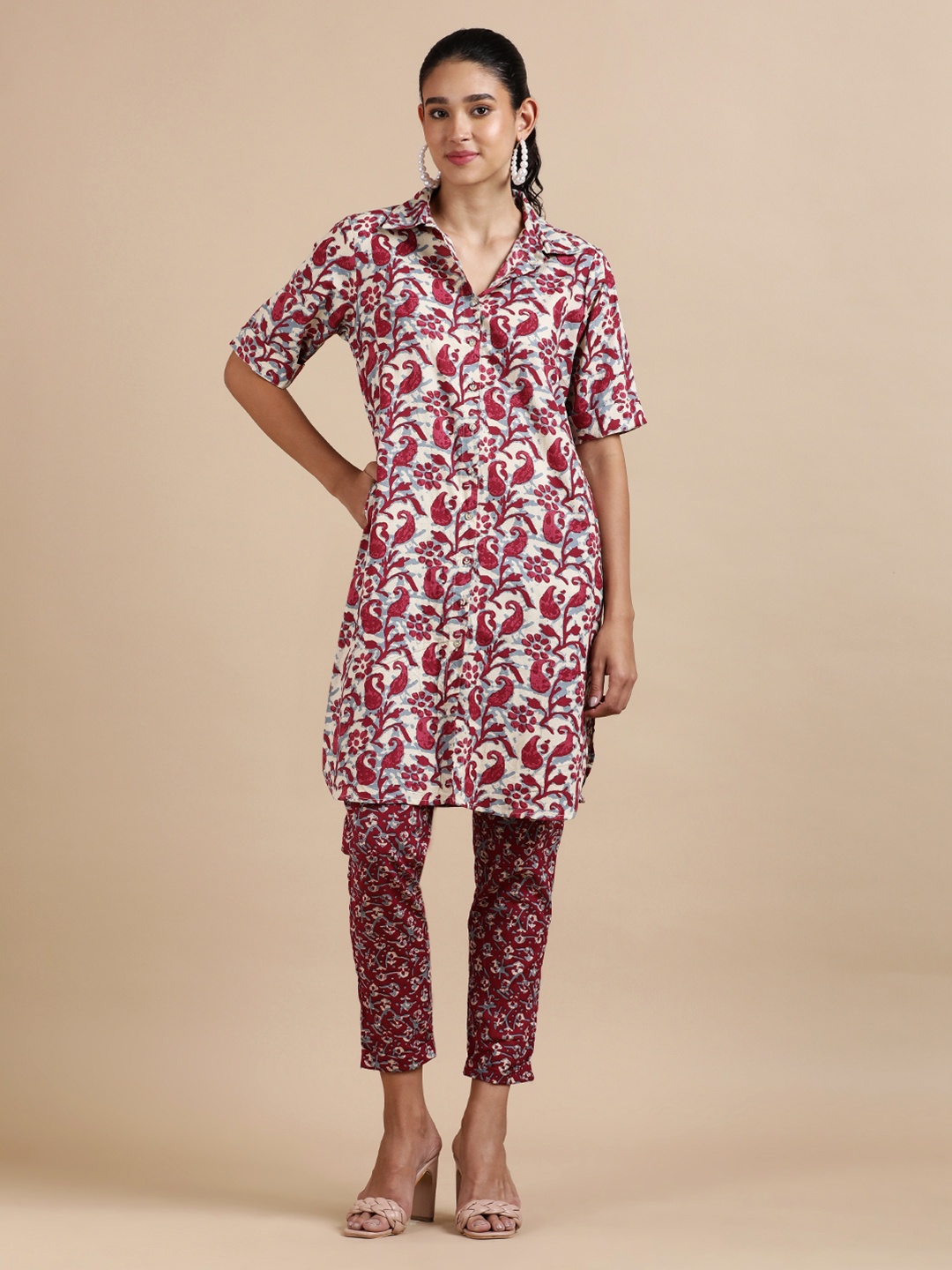 

BLACK & BLAH BLAH Women Relaxed Fit Block Printed A-Line Pure Cotton Kurta Set, Maroon