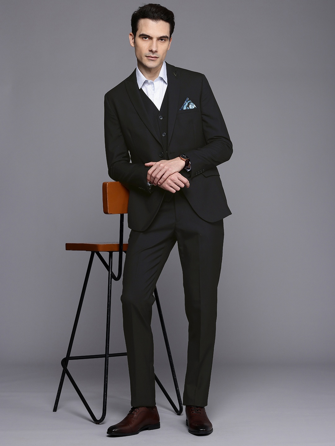 

Theme Men 3 Piece Solid Slim Fit Suit, Navy blue