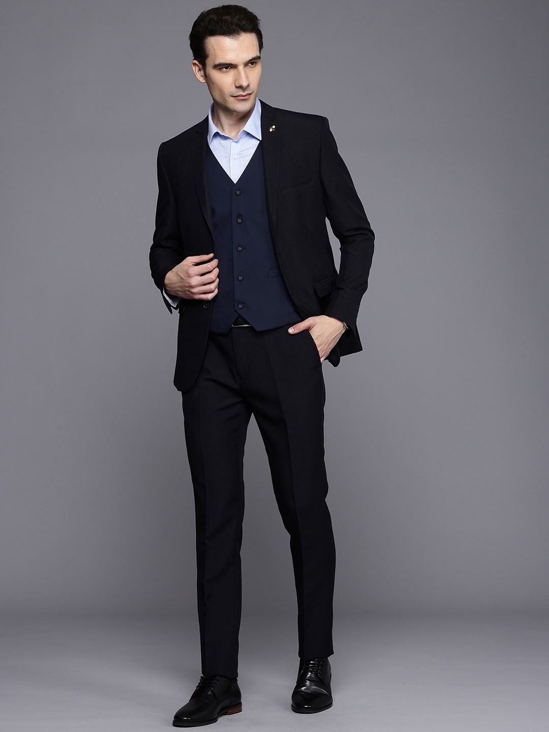 

Theme Men 3 Piece Solid Slim Fit Suit, Black