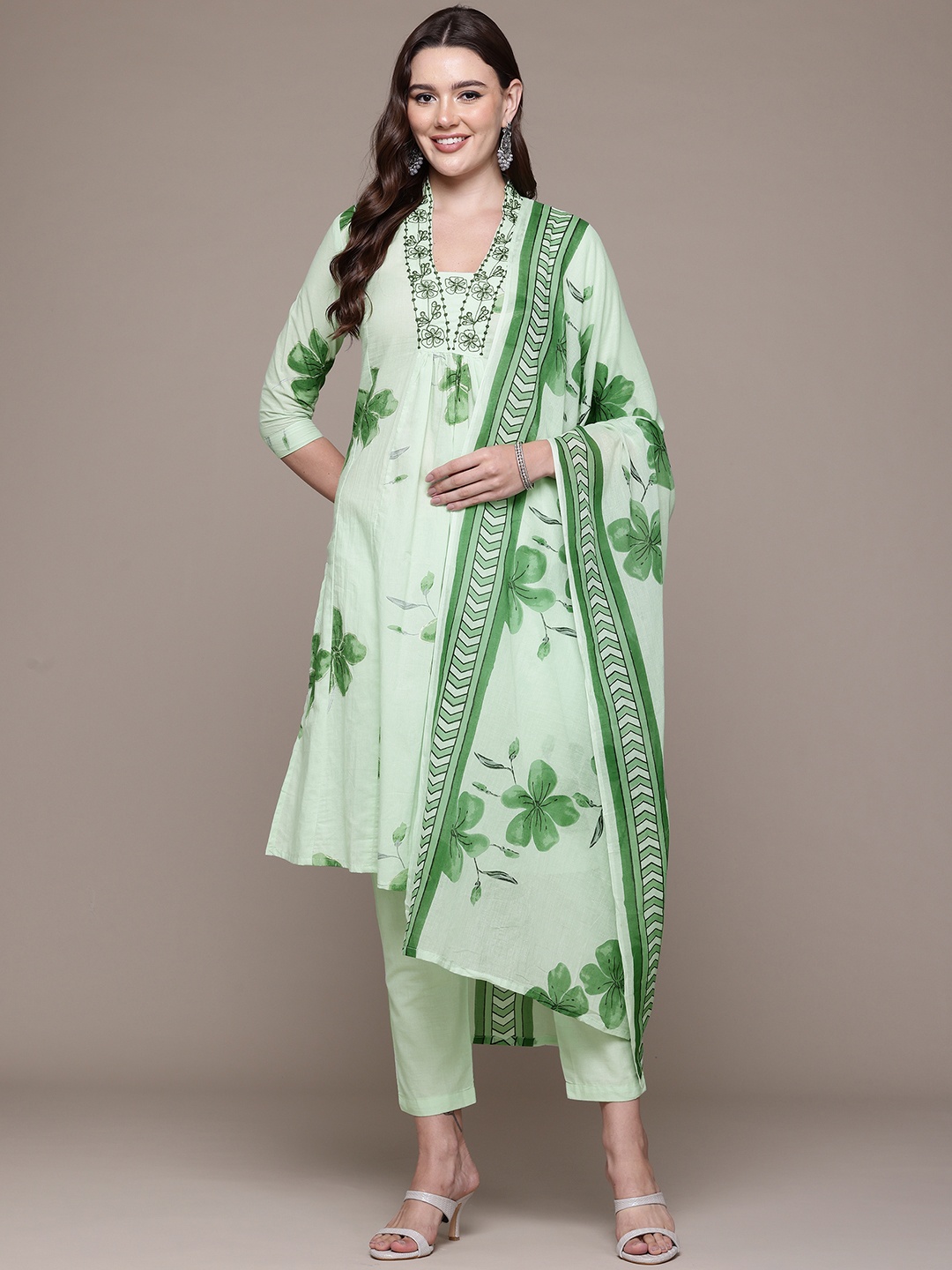 

Readiprint Floral Printed Pleated Thread Work Pure Cotton Kurta Set, Green