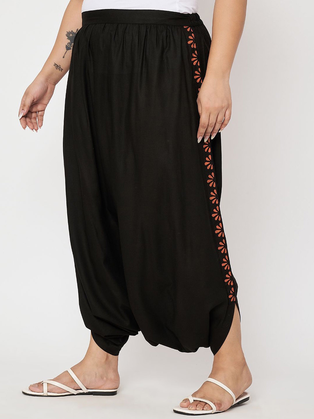 

9rasa Women Printed Block Print Loose Fit Salwar, Black