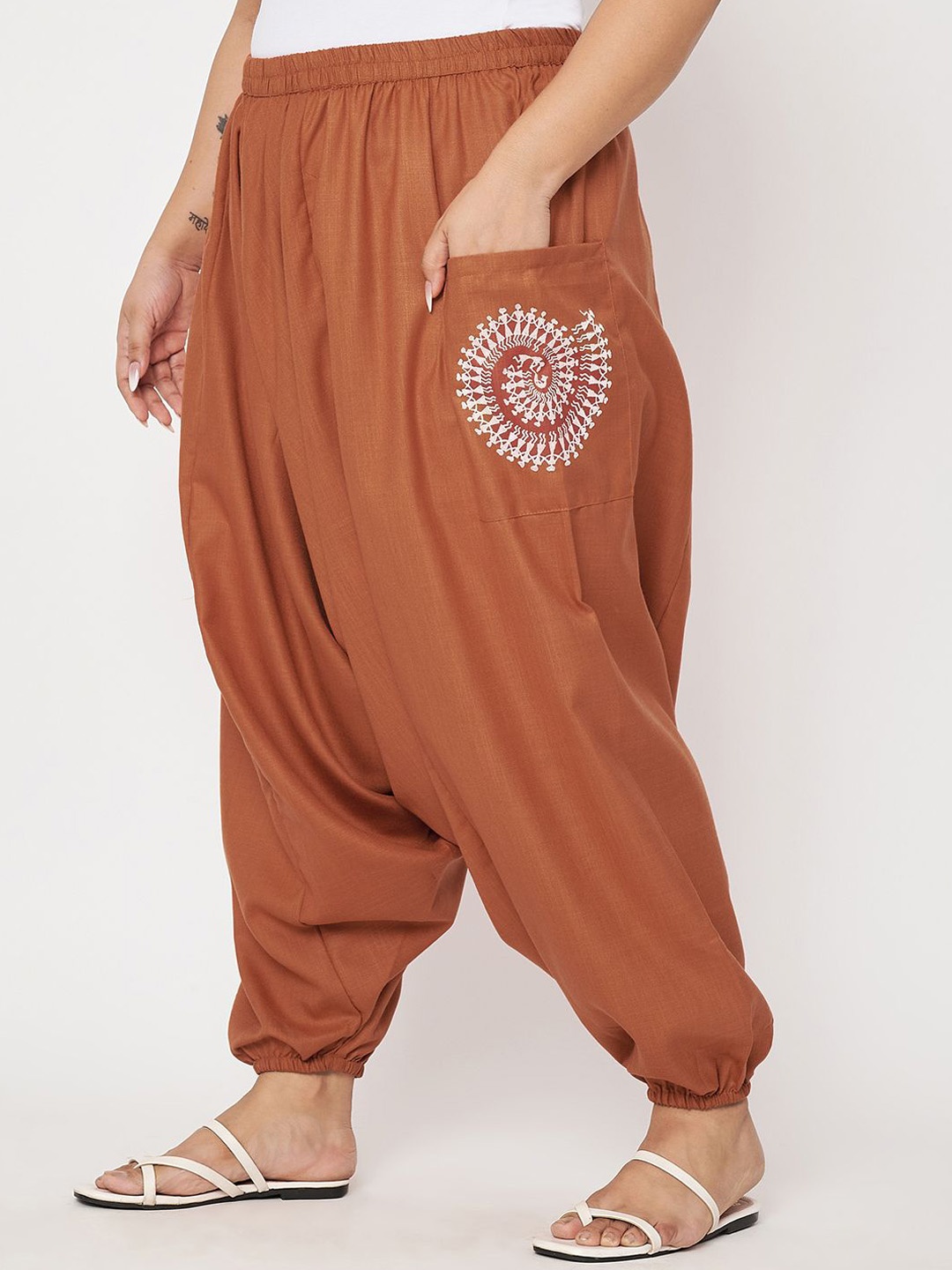

9rasa Women Loose Fit High-Rise Drop Crotch Pants, Rust