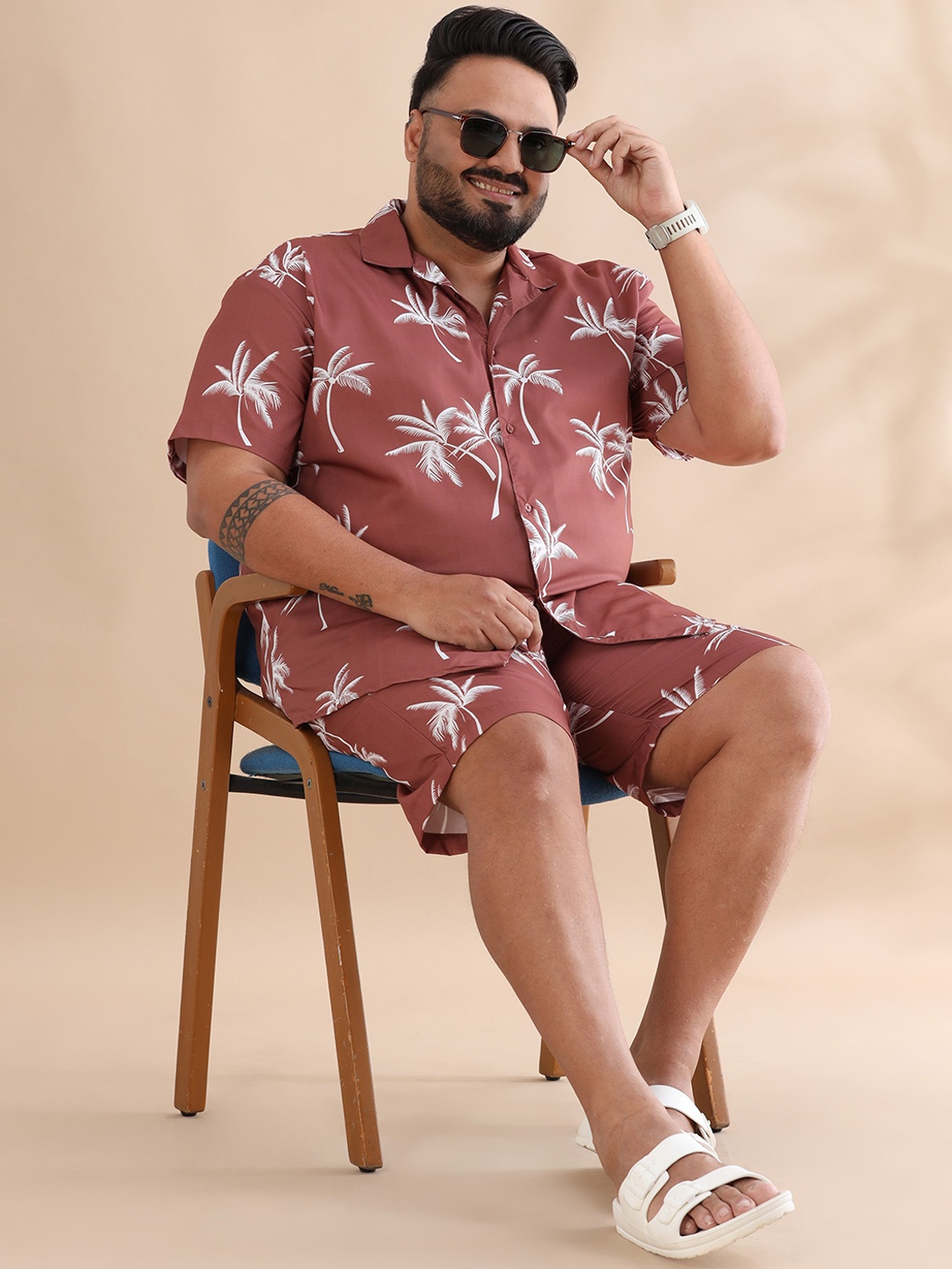 

Bushirt Plus Size Tropical Printed Cuban Collar Short Sleeves Shirt With Shorts, Brown