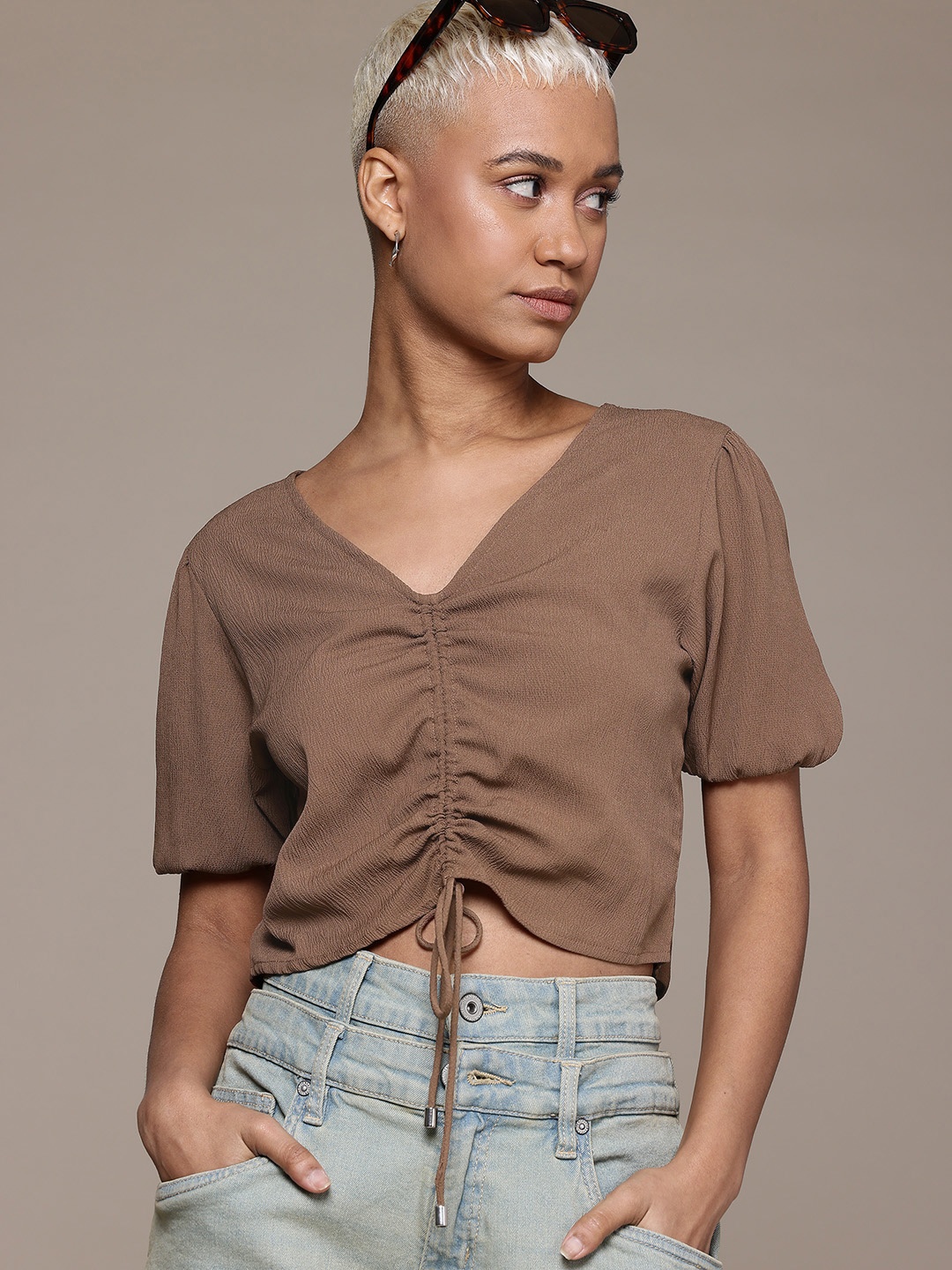 

Roadster Puff Sleeves Ruched Crepe Crop Top, Brown