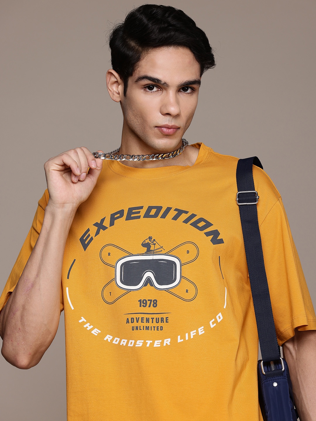 

The Roadster Lifestyle Co. Men Printed Relaxed Fit Pure Cotton T-shirt, Mustard