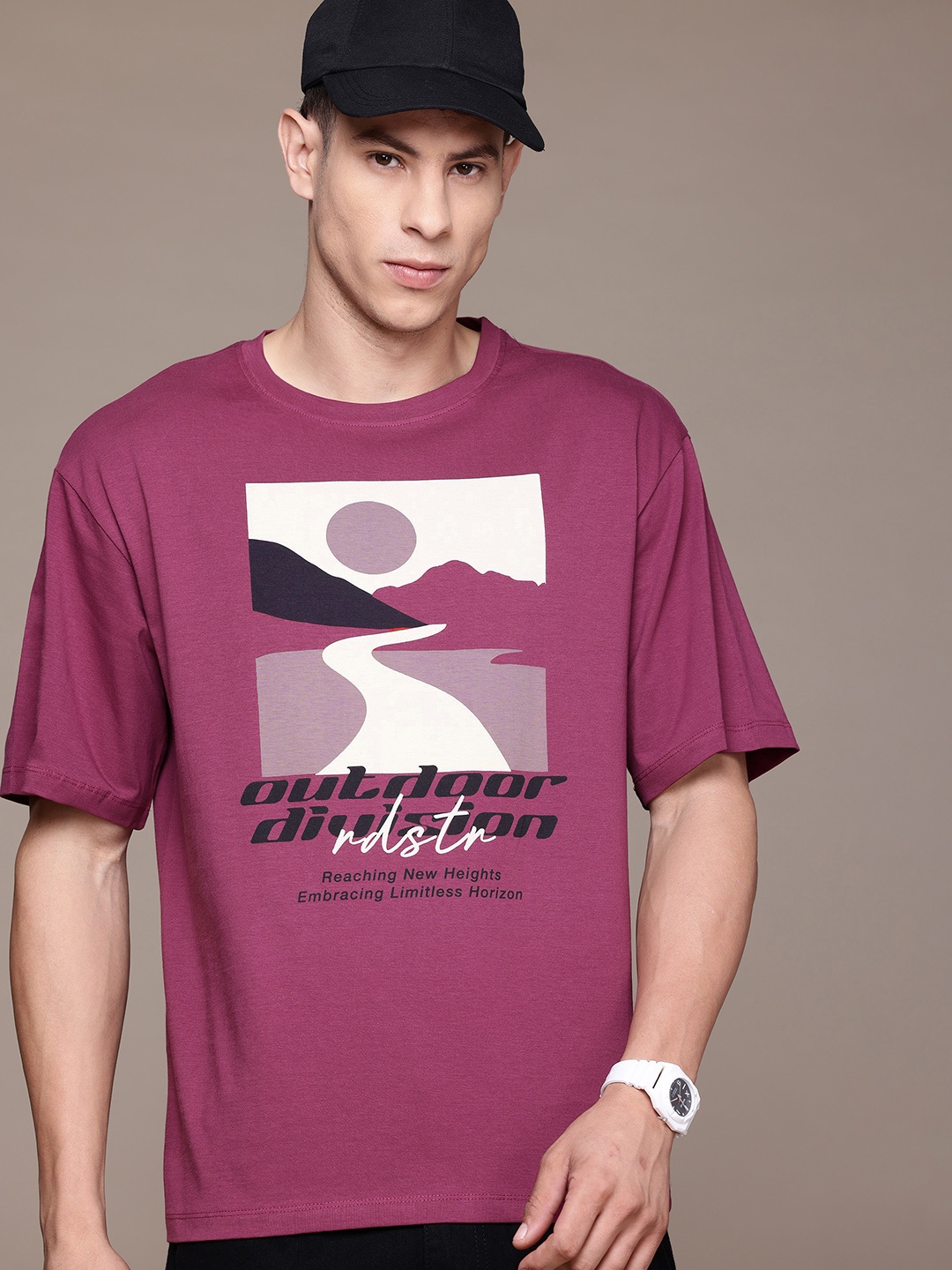 

The Roadster Lifestyle Co. Men Printed Relaxed Fit Pure Cotton T-shirt, Burgundy