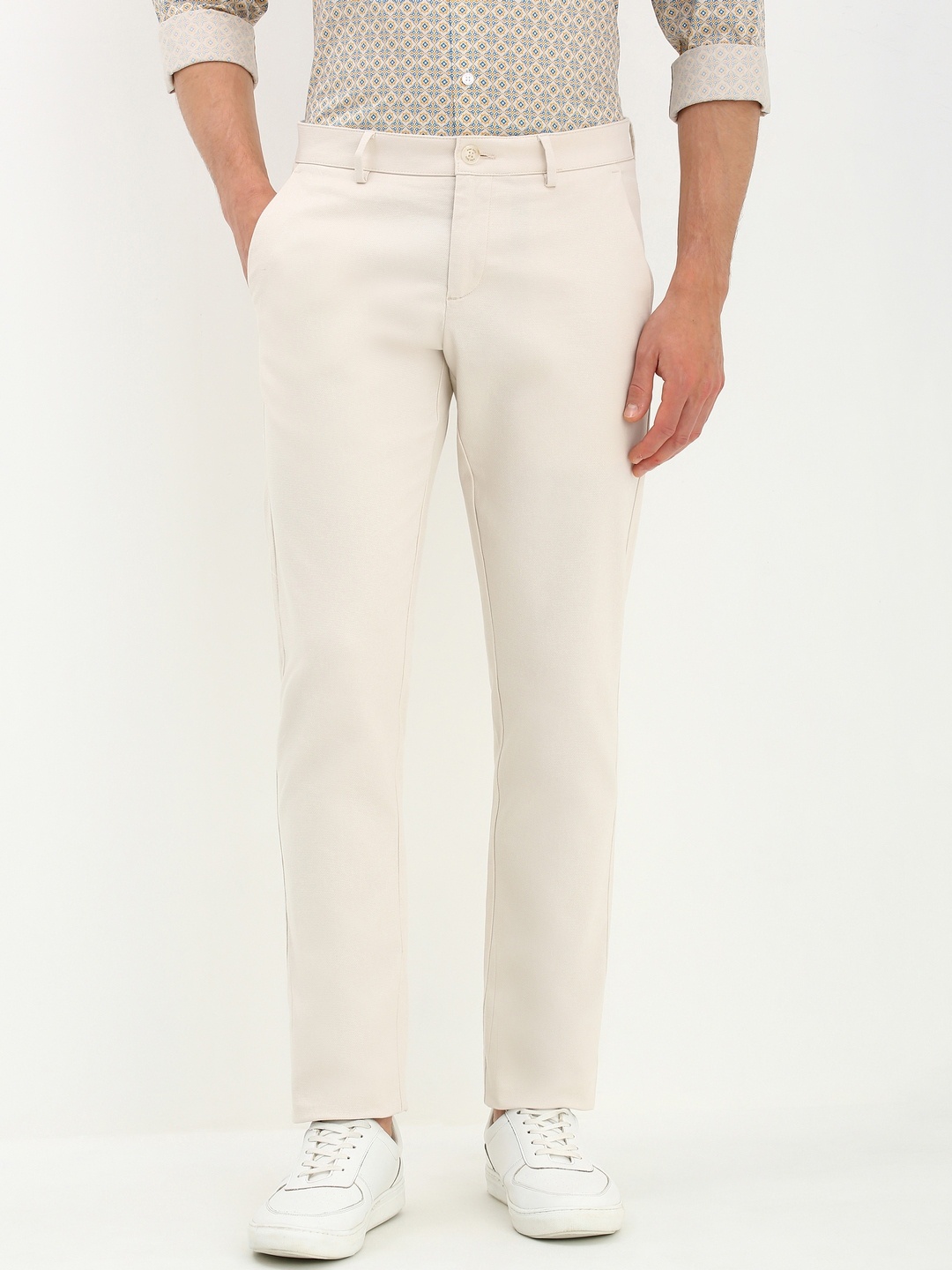 

Allen Solly Men Smart Textured Slim Fit Chinos, Beige