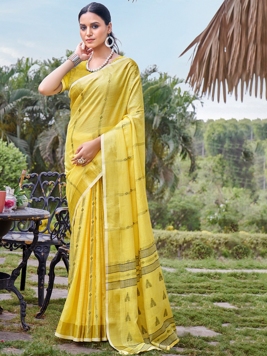 

MySilkLove Woven Design Silk Cotton Saree, Yellow