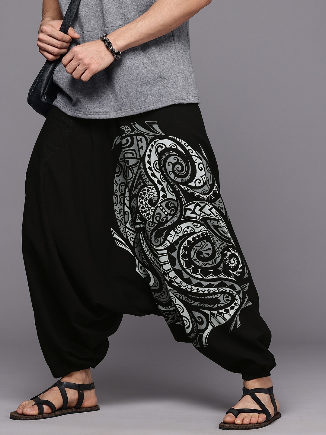 

The Veshti Company Printed Loose Fit Pure Cotton Harem Pants, Black