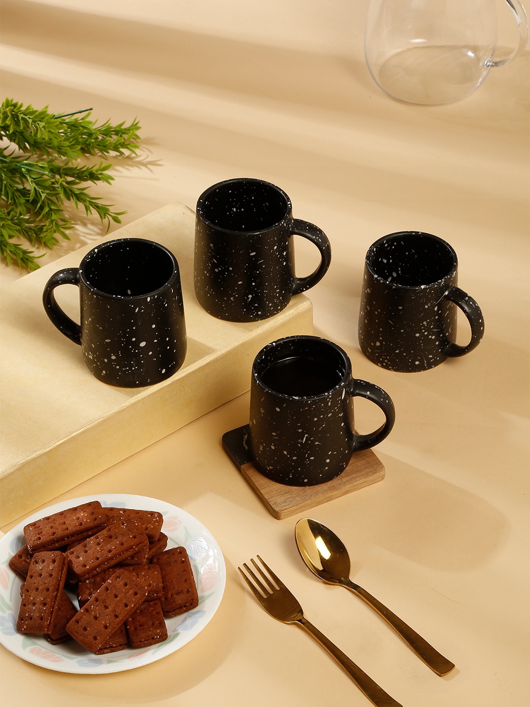 

Arrabi Black & White 4 Pieces Textured Ceramic Matte Glazed Mugs 300ml Each