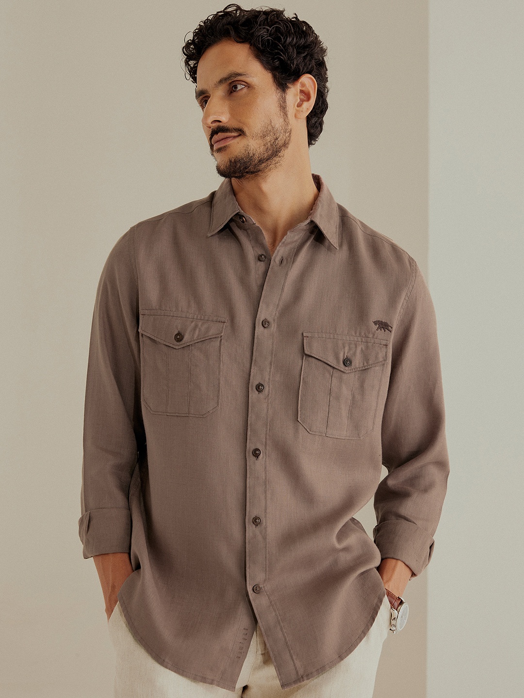 

Andamen Casual Men Solid Spread Collar Casual Shirt, Mauve