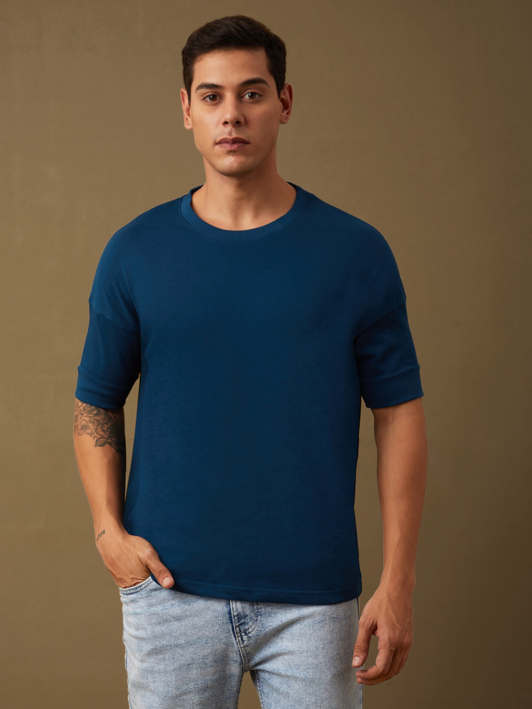 

DILLINGER Men Solid Ultra Soft Drapey Cotton Oversized Drop Shoulder T-Shirt, Turquoise blue