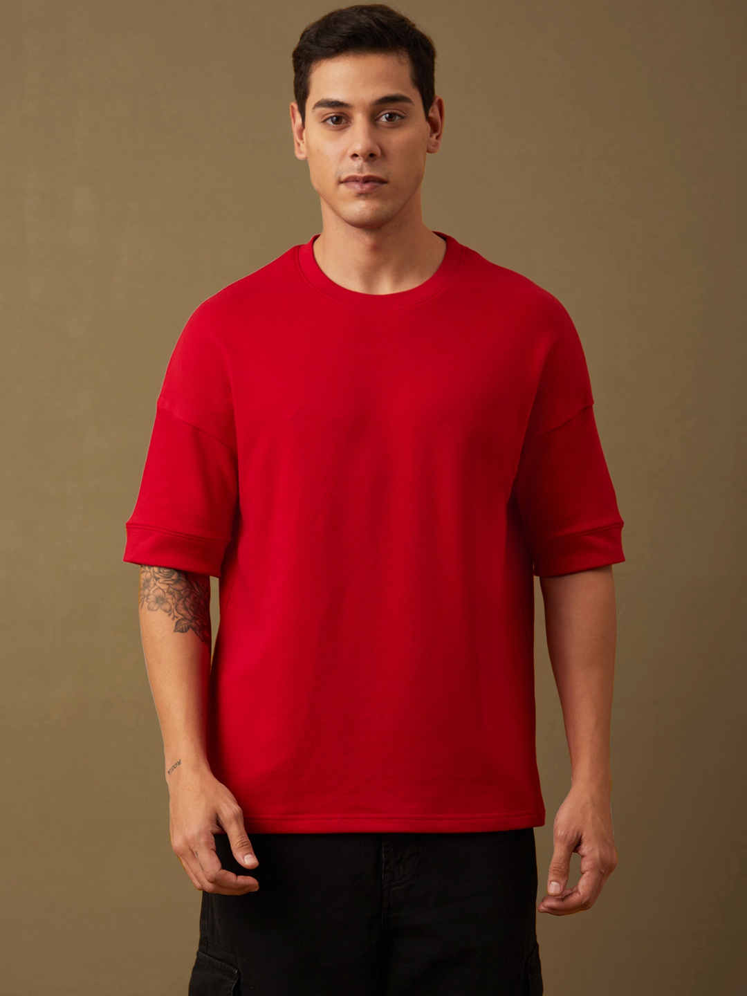 

DILLINGER Men Solid Ultra Soft Drapey Cotton Oversized Drop Shoulder T-Shirt, Red