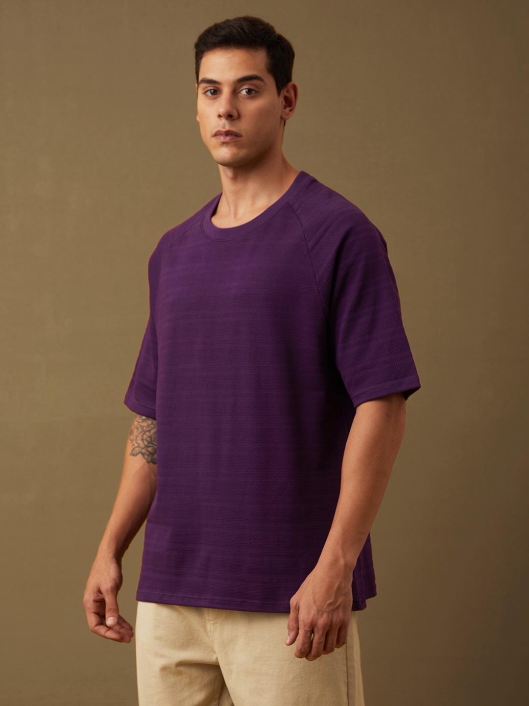 

DILLINGER Men Solid Popcorn Structure Oversized Raglan T-Shirt, Lavender