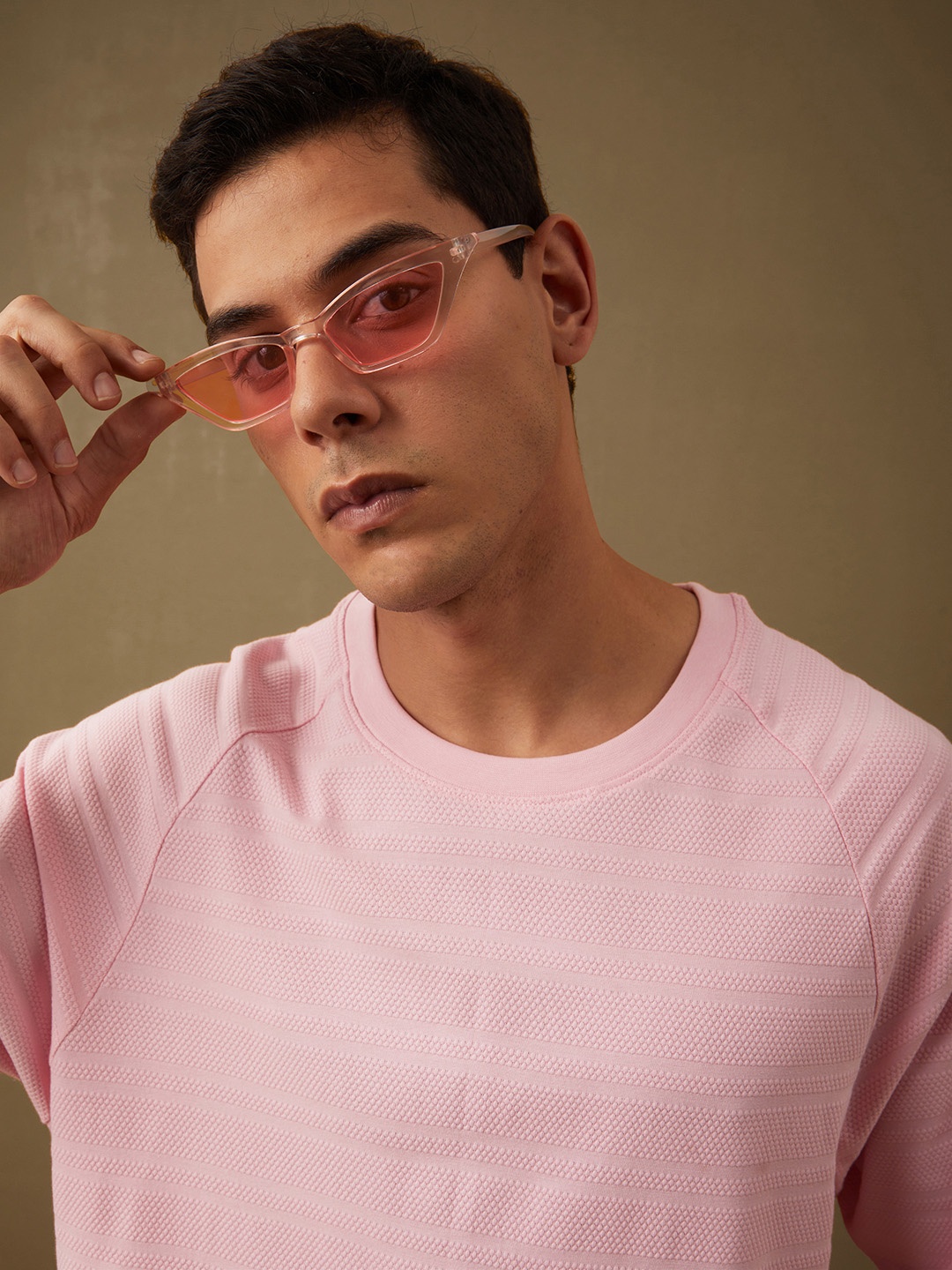 

DILLINGER Men Solid Popcorn Structure Oversized Raglan T-Shirt, Pink