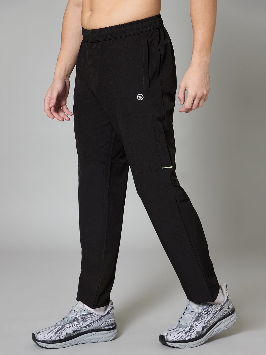 

TURNFIT Men Mid-Rise Track Pants, Black