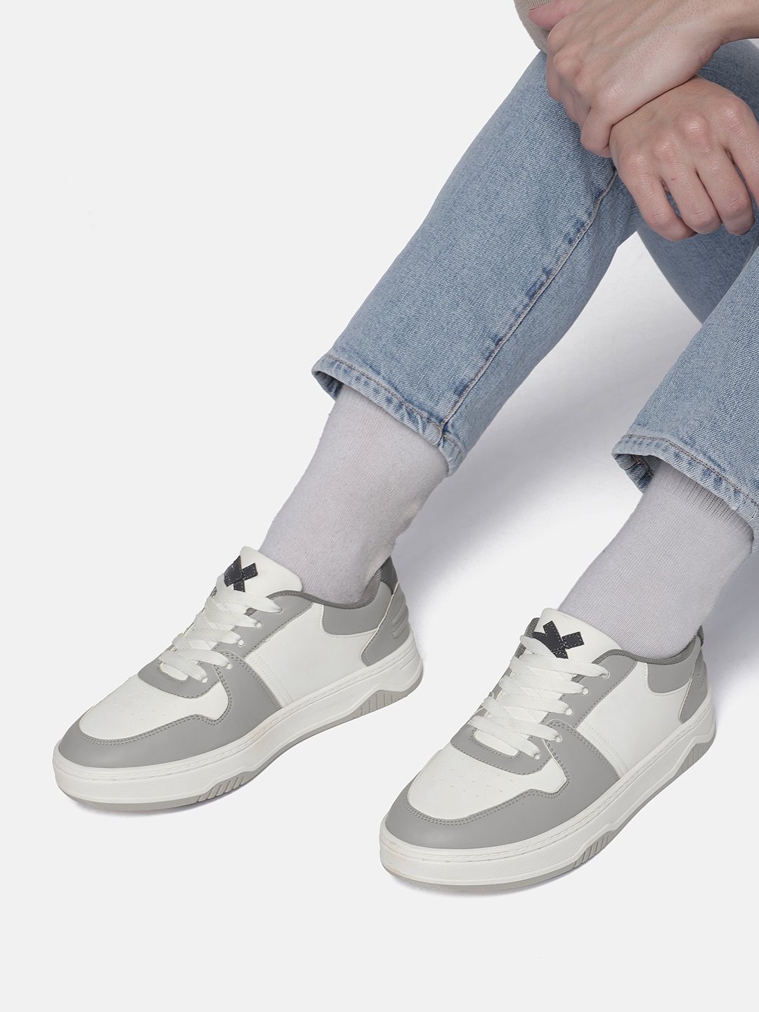 

HRX by Hrithik Roshan Women Colourblocked Sneakers, White