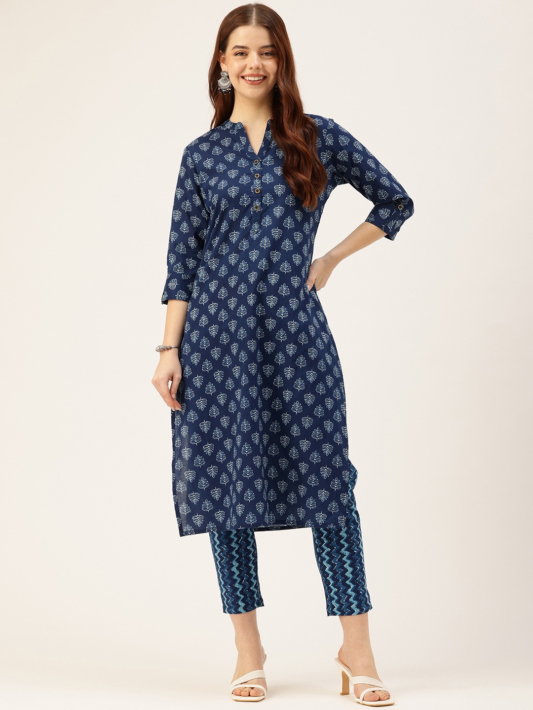 

AMUKTI Ethnic Motifs Printed Mandarin Collar Roll-Up Sleeves Kurta, Navy blue