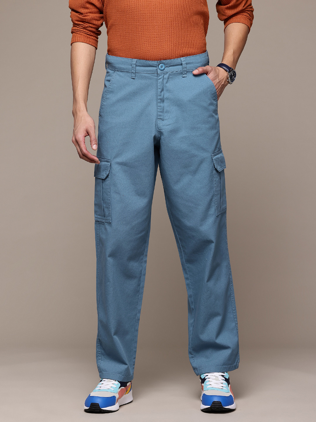 

The Roadster Lifestyle Co. Men Relaxed Fit Pure Cotton Cargos, Blue