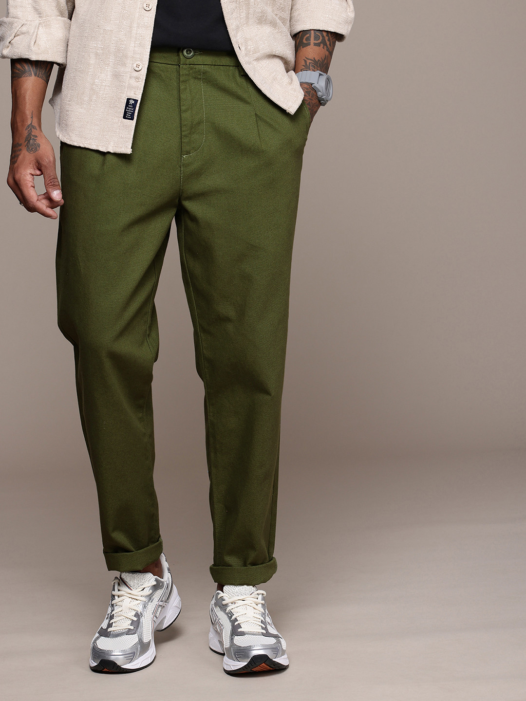 

The Roadster Life Co. Men Pure Cotton Relaxed Pleated Trousers, Green