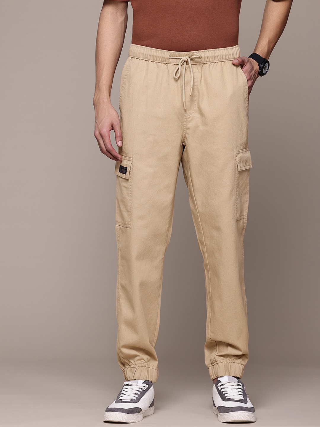 

The Roadster Lifestyle Co. Men Relaxed Fit Cargo Joggers, Beige