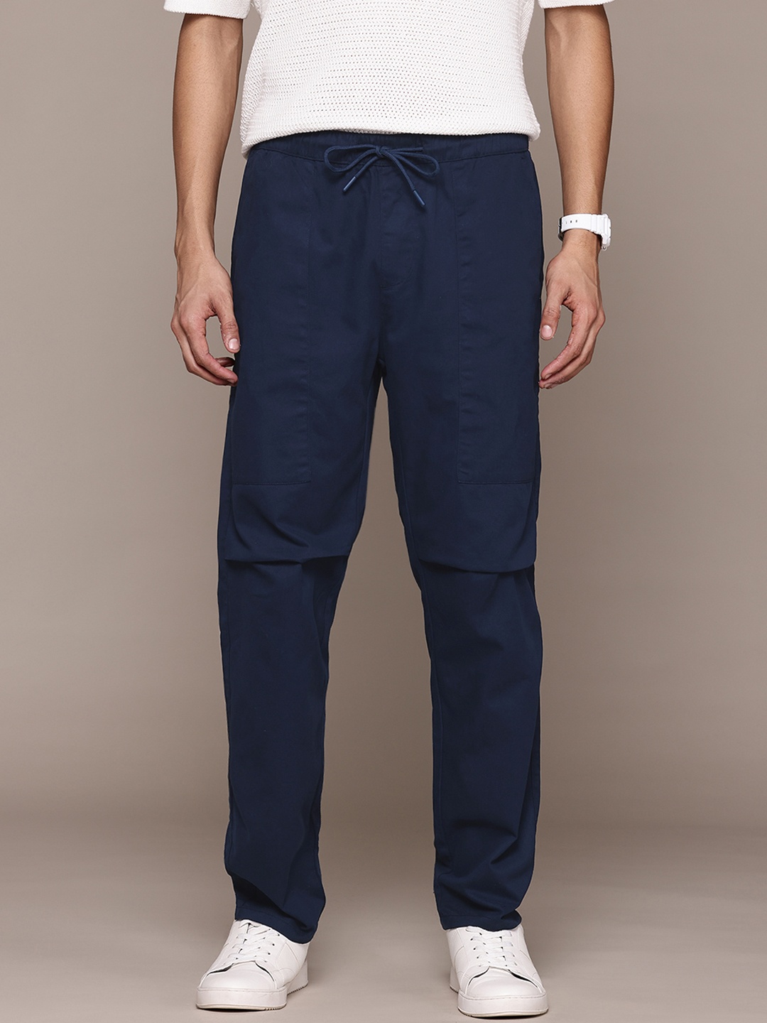 

The Roadster Lifestyle Co. Men Cotton Baggy Fit Trousers, Navy blue