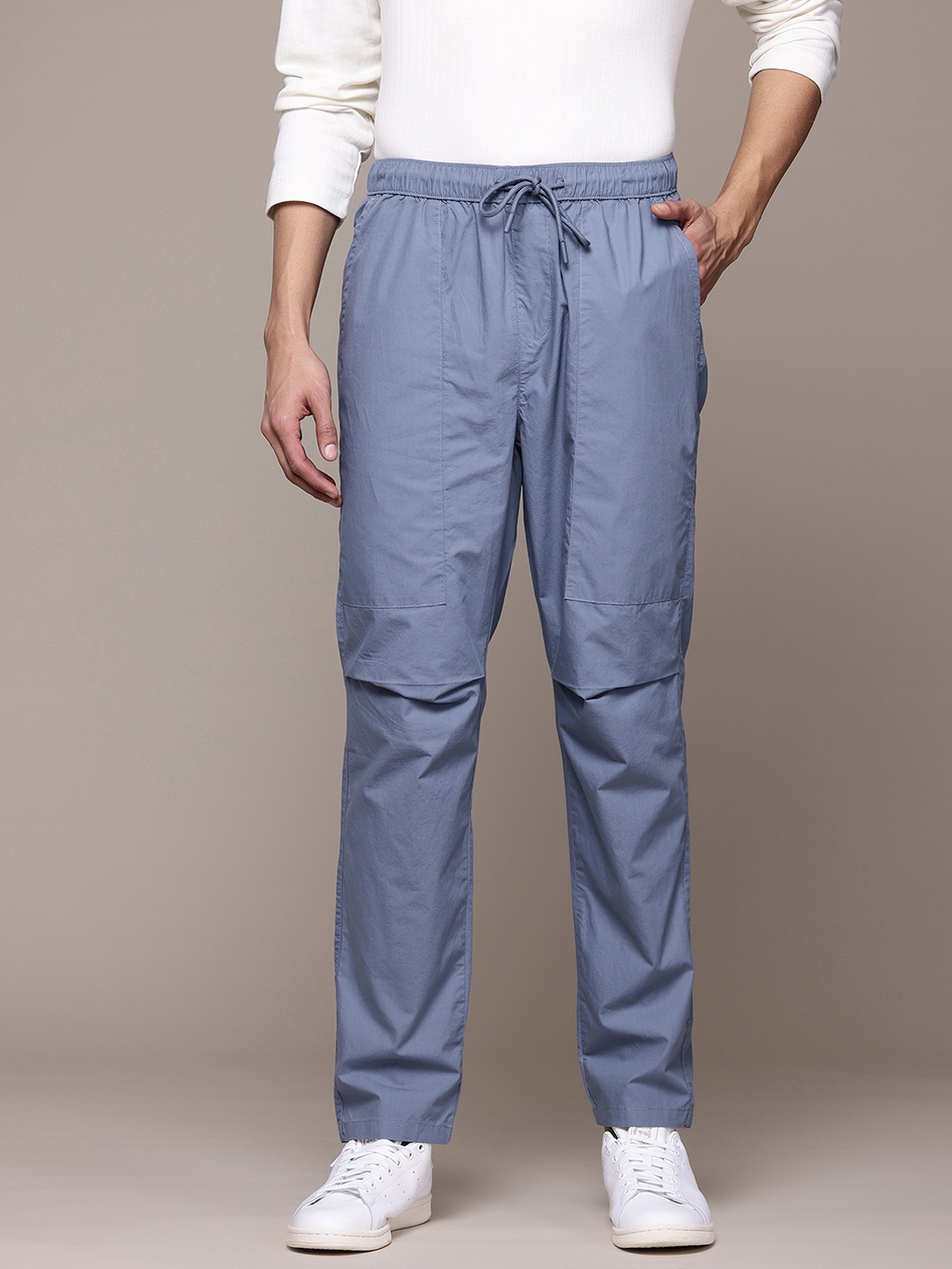 

The Roadster Lifestyle Co. Men Loose Fit Trousers, Blue