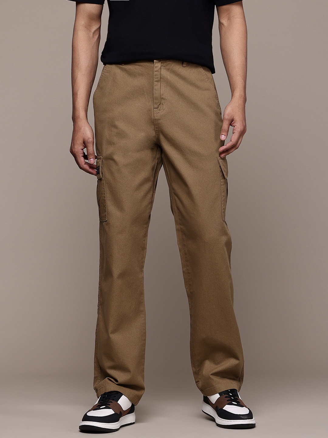 

The Roadster Lifestyle Co. Men Pure Cotton Straight Fit High-Rise Cargos, Brown