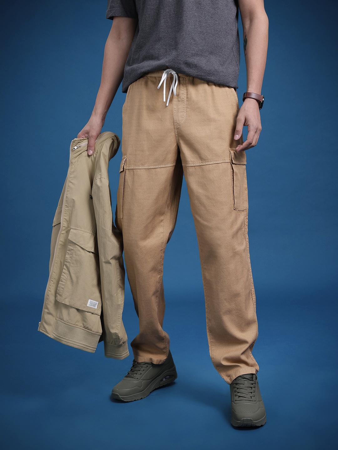 

The Roadster Life Co. Men Cotton Relaxed Fit Cargos, Khaki