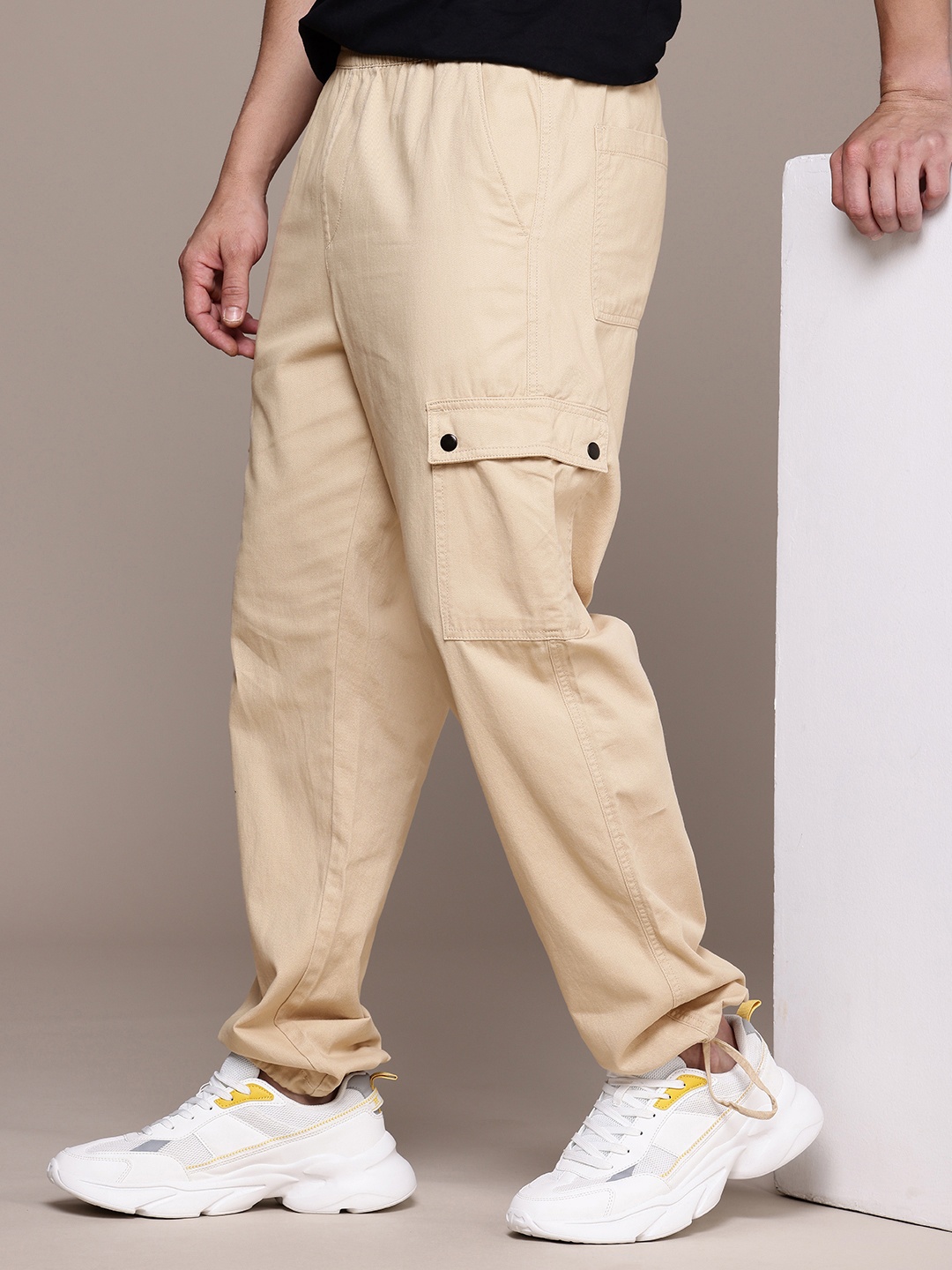 

The Roadster Life Co. Men Pure Cotton Relaxed Fit Cargo Trousers, Beige