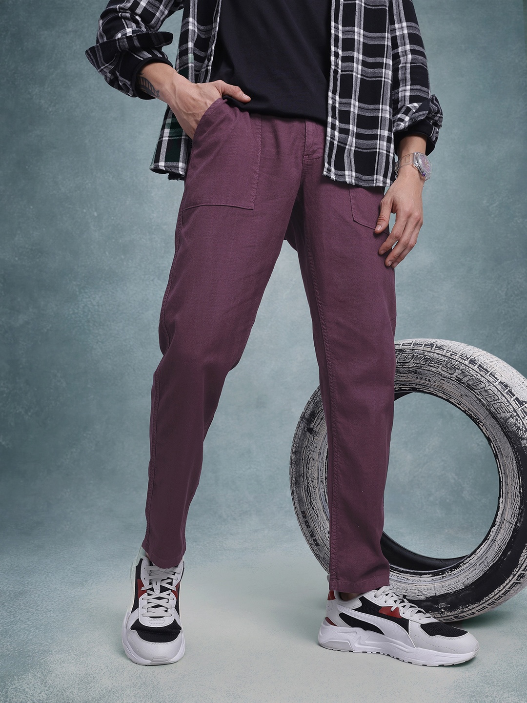 

The Roadster Life Co. Men Pure Cotton Relaxed Fit Chinos, Burgundy