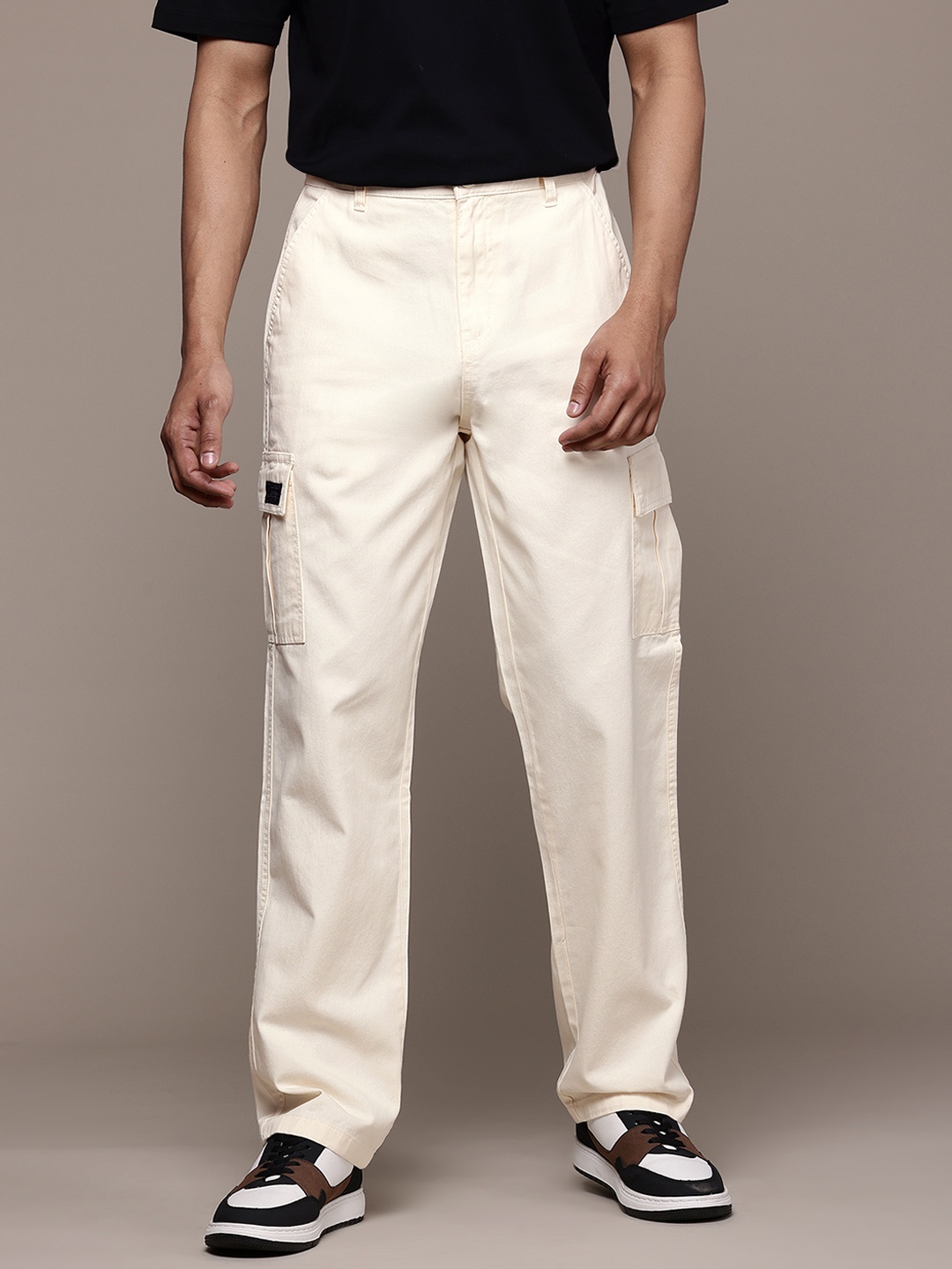 

The Roadster Lifestyle Co. Men Pure Cotton Straight Fit High-Rise Cargos, Cream