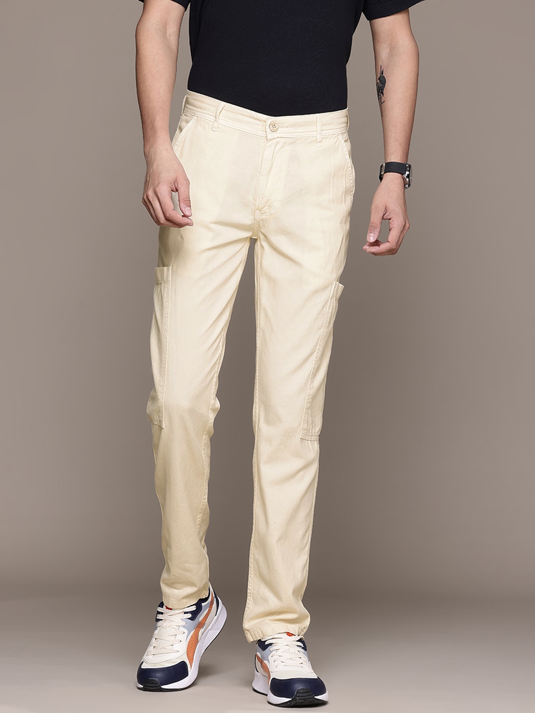 

The Roadster Lifestyle Co. Cargos Trousers, Cream