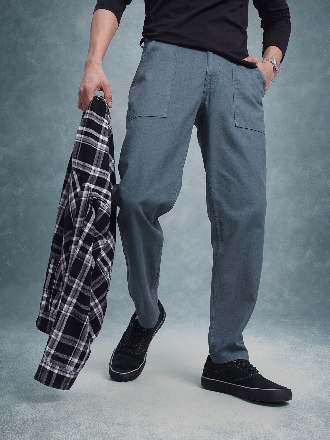 

The Roadster Life Co. Men Pure Cotton Relaxed Fit Chinos, Teal