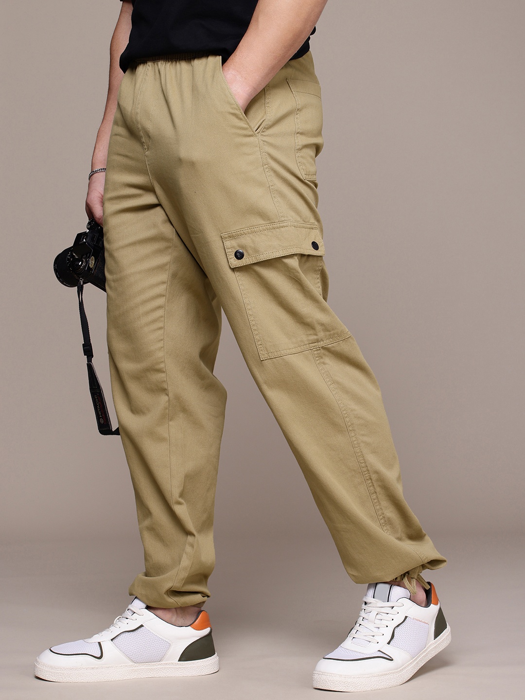 

The Roadster Life Co. Men Pure Cotton Relaxed Fit Cargo Trousers, Khaki