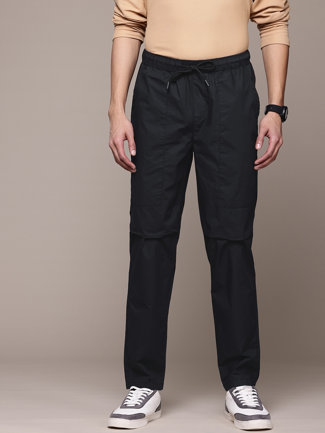 

The Roadster Lifestyle Co. Men Loose Fit Trousers, Navy blue