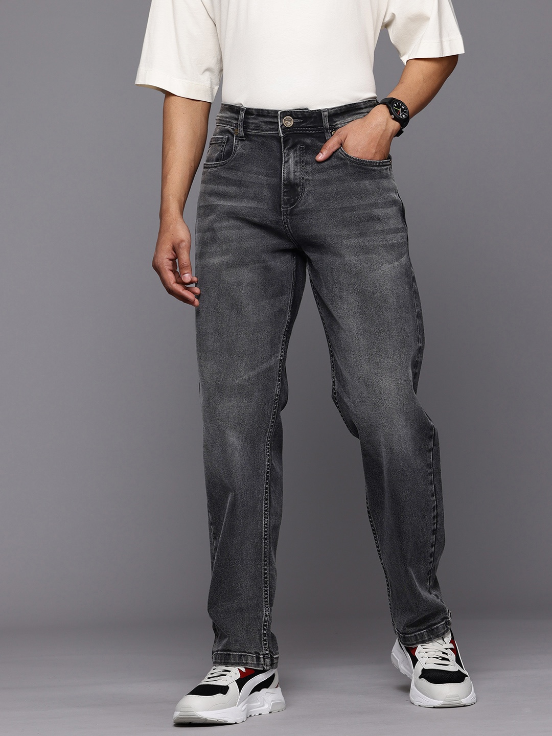 

Ducati Men Straight Fit Faded Jeans, Black